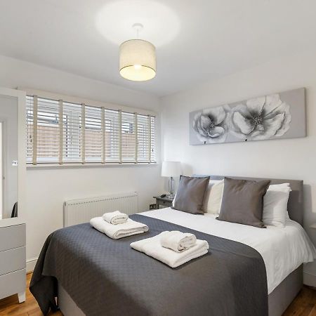 דירות אנפילד Two Bed Flat In Bush Hill Park מראה חיצוני תמונה