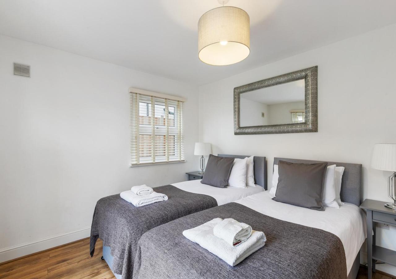 דירות אנפילד Two Bed Flat In Bush Hill Park מראה חיצוני תמונה