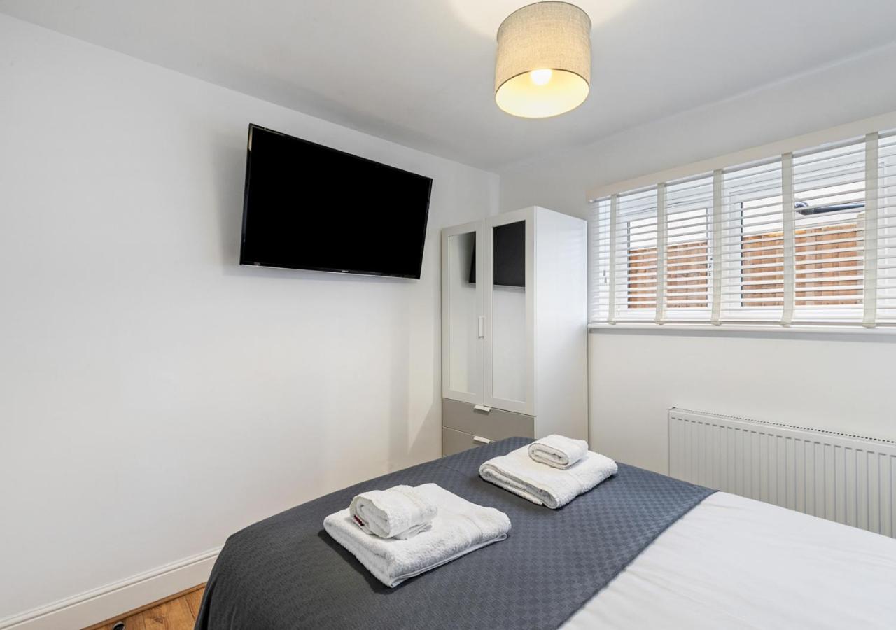 דירות אנפילד Two Bed Flat In Bush Hill Park מראה חיצוני תמונה